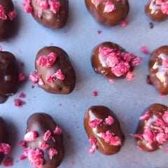 Uvas cubiertas con chocolate amargo
